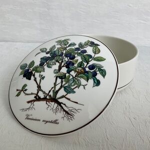 Villeroy & Boch Vintage Bonbonniere ‘Vaccinium Myrtillus’ Round Porcelain Dish